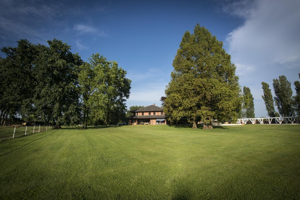 Agriturismo Tenuta "Il Cigno" Villanterio Kültér fotó